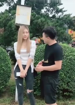 最新耍流氓视频大全，一网打尽，独家呈现