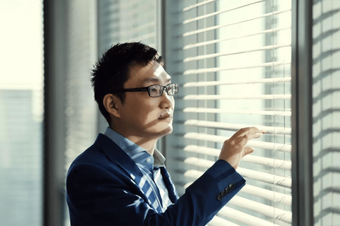 黄轩探索科技前沿，分享未来生活体验的最新采访视频
